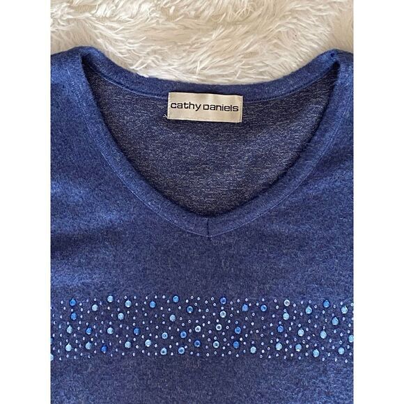 Cathy Daniels SZ 1X Woman’s Beautiful Blue Sweater With Embellishments - Picture 3 of 10